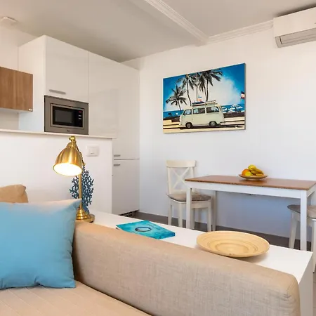 Hidalgos Hideaway - La Caleta *