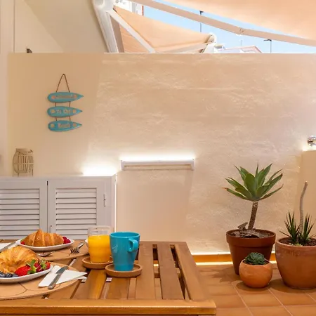 Апартаменты Hidalgos Hideaway - La Caleta Адехе