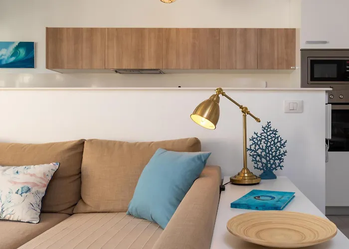 Hidalgos Hideaway - La Caleta *